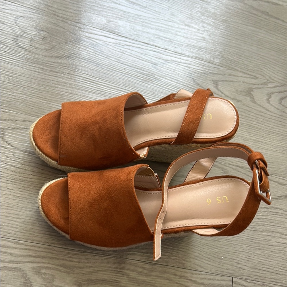Women's Tan Sandals